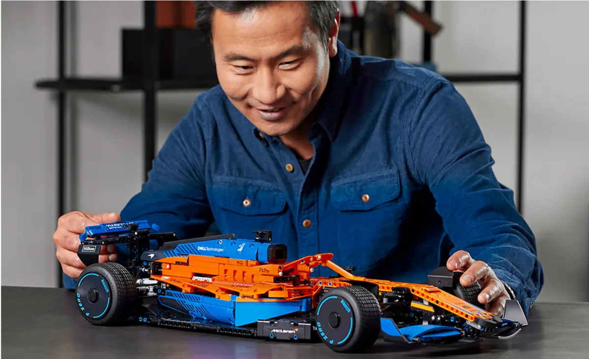 LEGO® Technic™ McLaren Formula 1 Race Car - Image 3